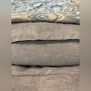Pottery Barn 100% Linen 3 piece Full/Queen Bedding Set.